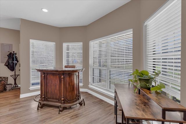 372 Private Road 123, Savoy, TX 75479