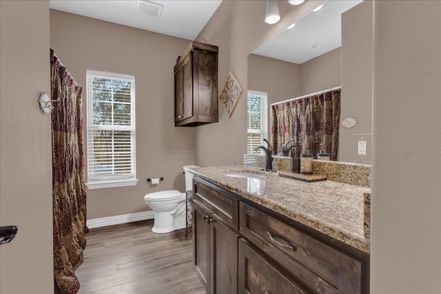 372 Private Road 123, Savoy, TX 75479