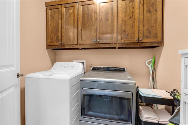 372 Private Road 123, Savoy, TX 75479