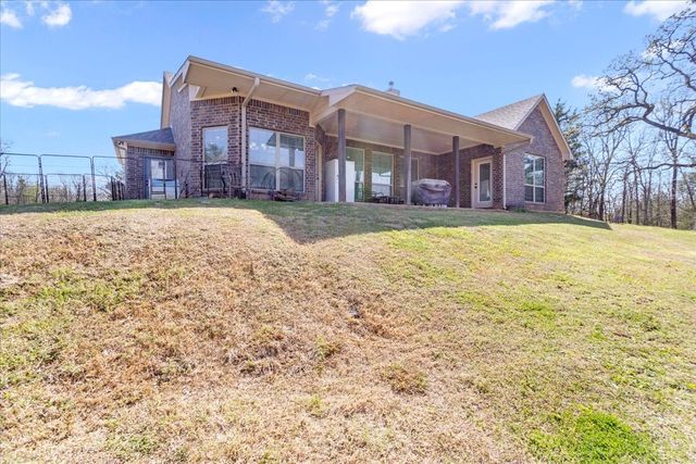372 Private Road 123, Savoy, TX 75479