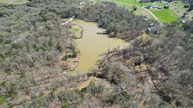 372 Private Road 123, Savoy, TX 75479