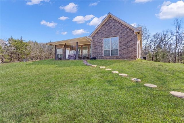 372 Private Road 123, Savoy, TX 75479