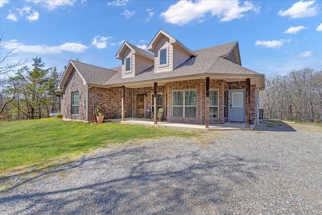 372 Private Road 123, Savoy, TX 75479