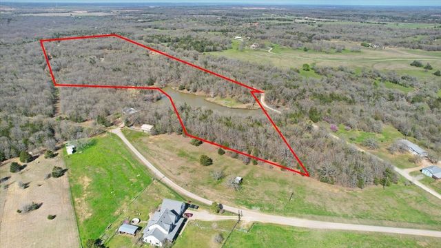 372 Private Road 123, Savoy, TX 75479