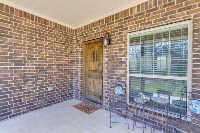 372 Private Road 123, Savoy, TX 75479