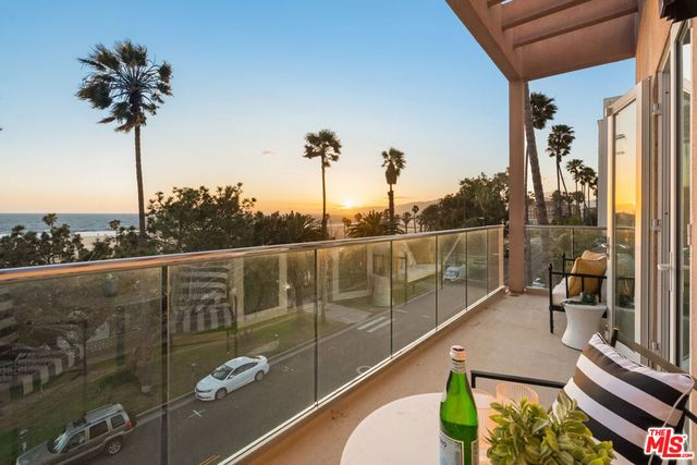 2203 Ocean Avenue 106, Santa Monica, CA 90405