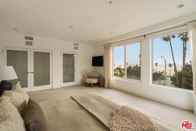 2203 Ocean Avenue 106, Santa Monica, CA 90405