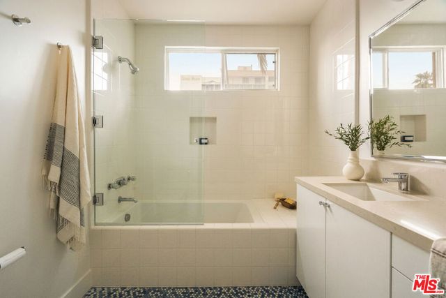 2203 Ocean Avenue 106, Santa Monica, CA 90405
