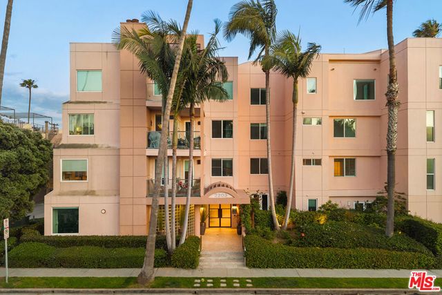 2203 Ocean Avenue 106, Santa Monica, CA 90405