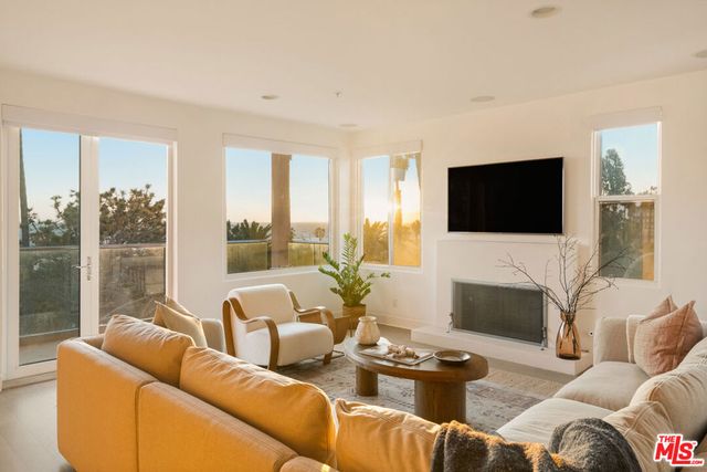 2203 Ocean Avenue 106, Santa Monica, CA 90405