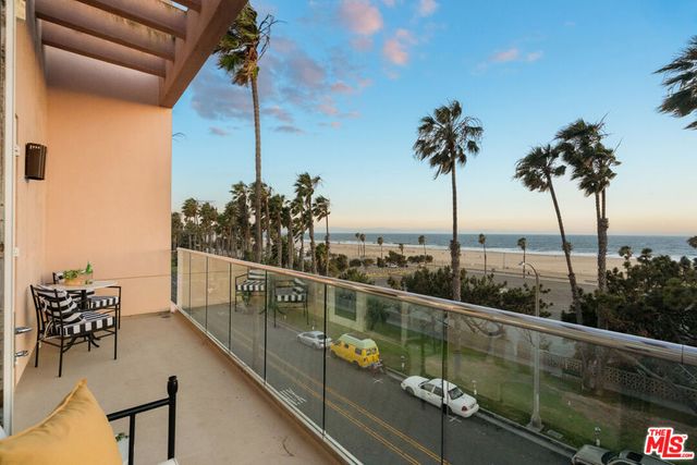 2203 Ocean Avenue 106, Santa Monica, CA 90405