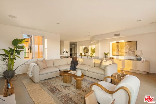 2203 Ocean Avenue 106, Santa Monica, CA 90405