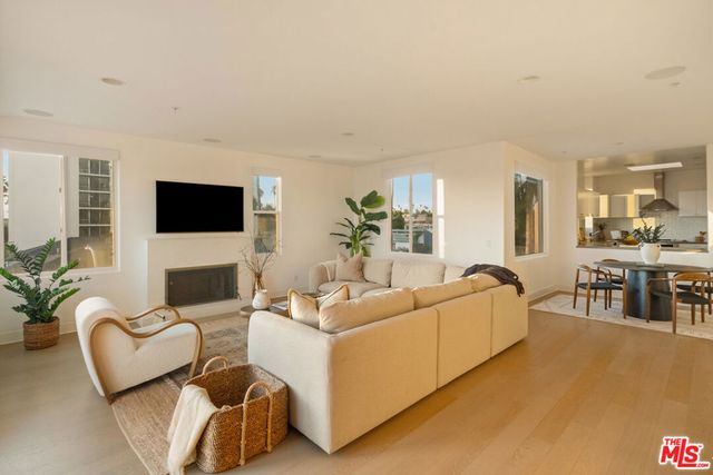2203 Ocean Avenue 106, Santa Monica, CA 90405