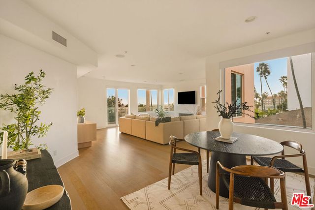 2203 Ocean Avenue 106, Santa Monica, CA 90405