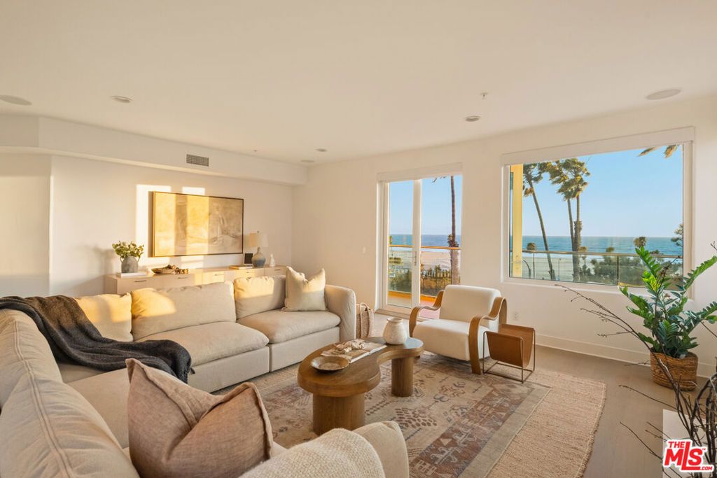 2203 Ocean Avenue 106, Santa Monica, CA 90405