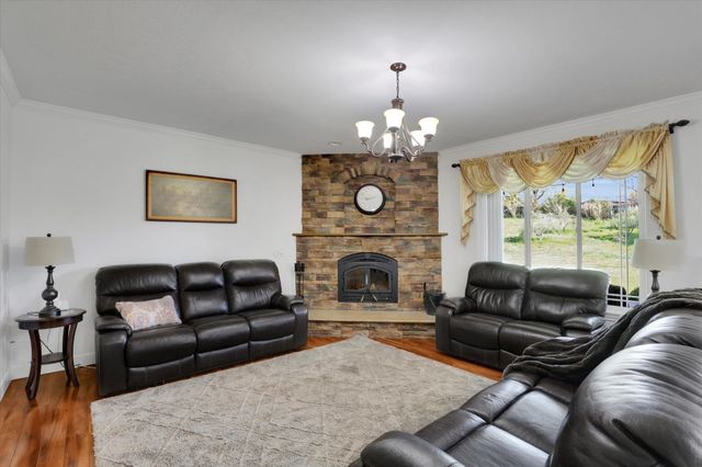 3210 N MOLTER Rd, Otis Orchards, WA 99027