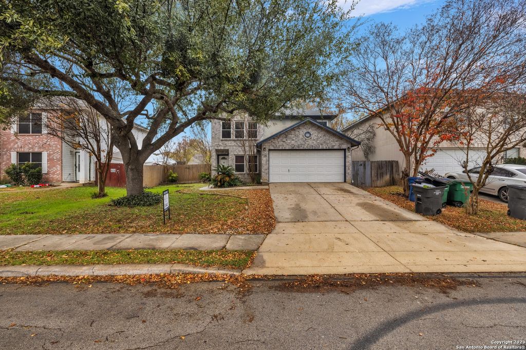 9235 BOWEN DR, San Antonio, TX 78250