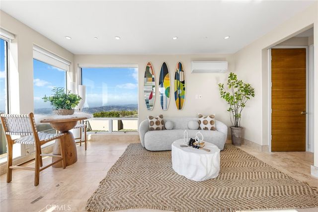 3355 Alta Laguna Boulevard, Laguna Beach, CA 92651