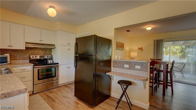 5249 Sunnybrook CT, Cape Coral, FL 33904