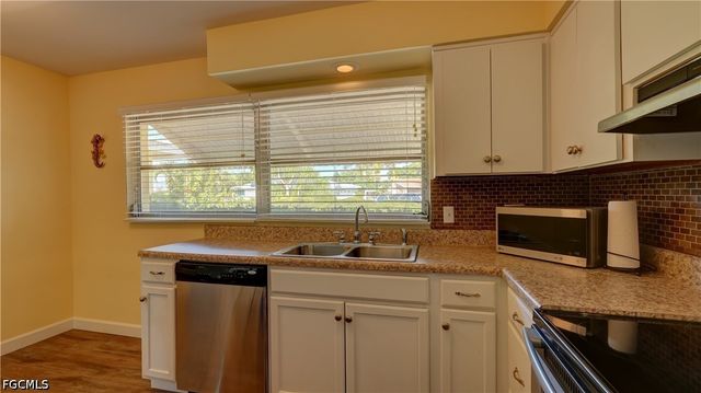 5249 Sunnybrook CT, Cape Coral, FL 33904