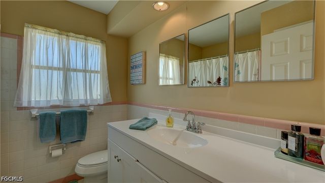 5249 Sunnybrook CT, Cape Coral, FL 33904