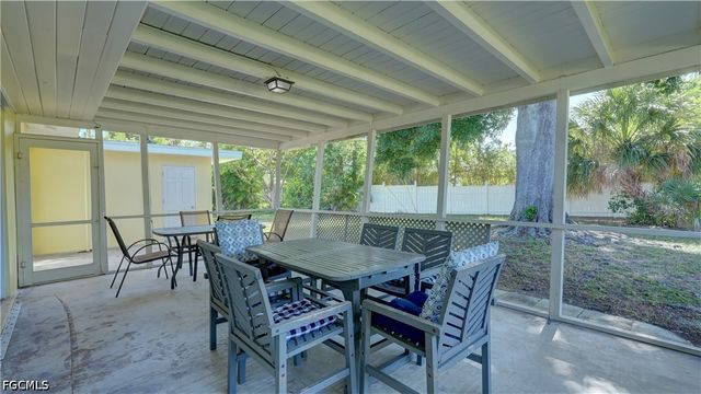 5249 Sunnybrook CT, Cape Coral, FL 33904