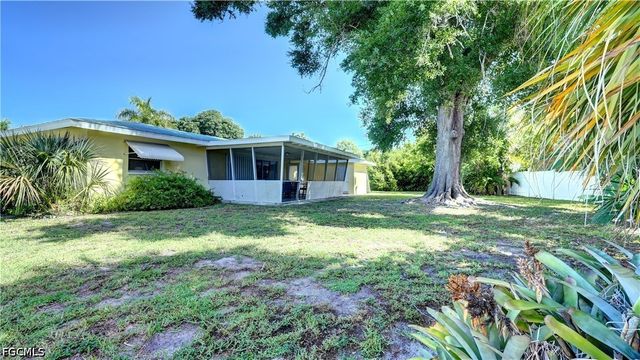 5249 Sunnybrook CT, Cape Coral, FL 33904