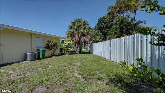 5249 Sunnybrook CT, Cape Coral, FL 33904
