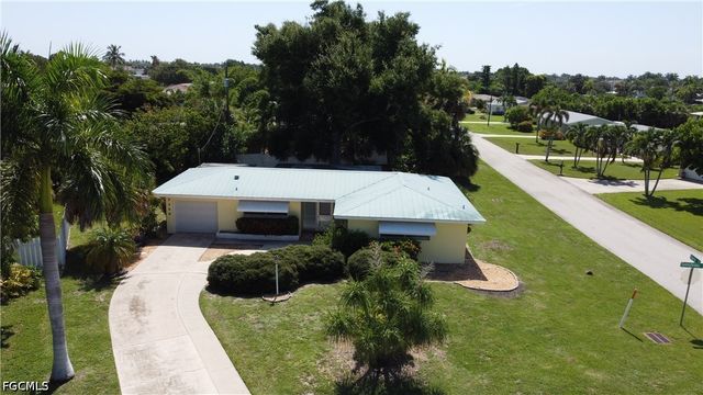5249 Sunnybrook CT, Cape Coral, FL 33904
