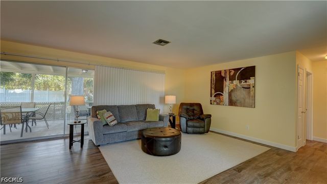 5249 Sunnybrook CT, Cape Coral, FL 33904