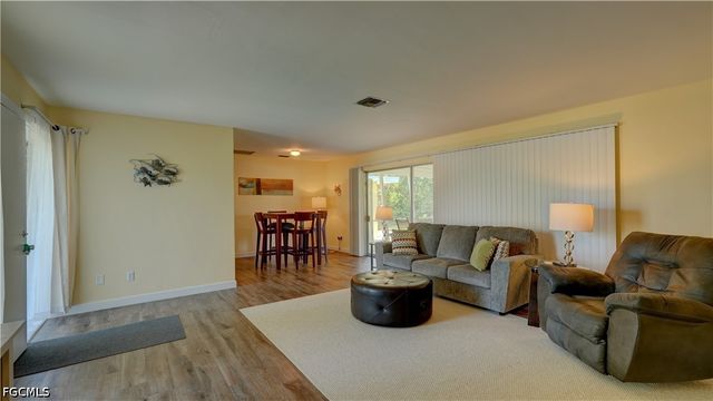 5249 Sunnybrook CT, Cape Coral, FL 33904