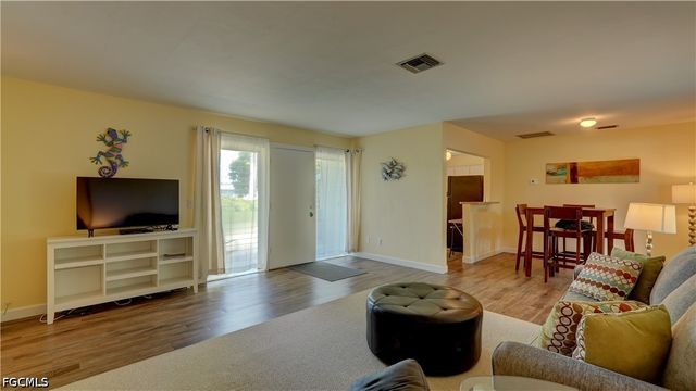 5249 Sunnybrook CT, Cape Coral, FL 33904