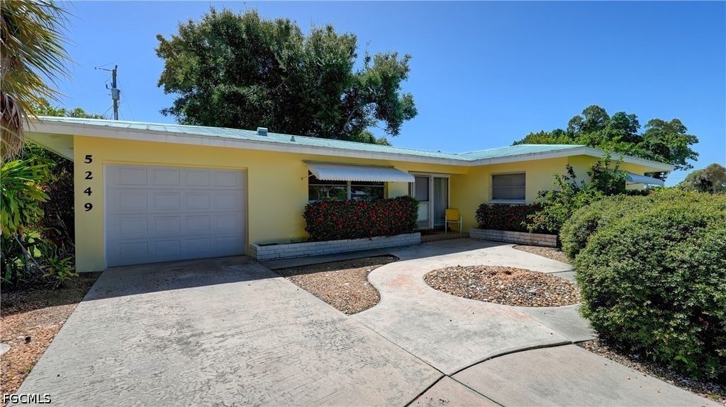 5249 Sunnybrook CT, Cape Coral, FL 33904