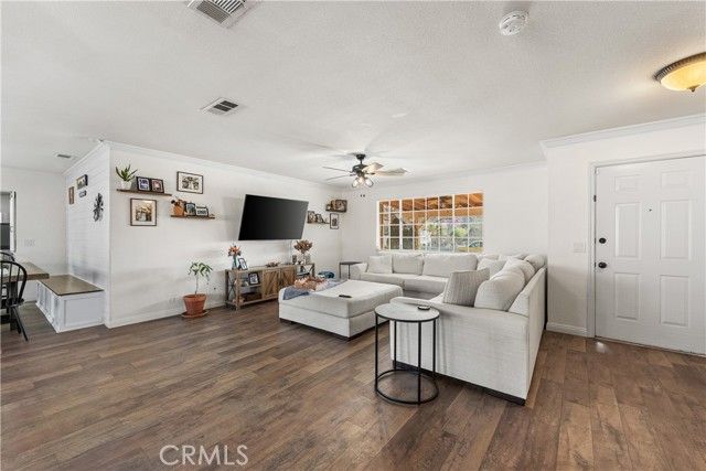 39443 162nd, Lake Los Angeles, CA 93591