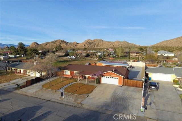 39443 162nd, Lake Los Angeles, CA 93591