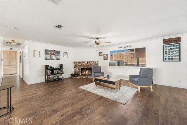 39443 162nd, Lake Los Angeles, CA 93591