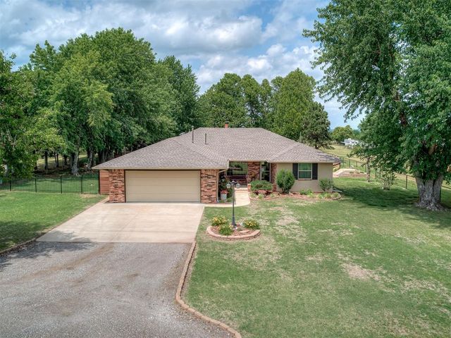 2305 NW 35th Pl, Newcastle, OK 73065