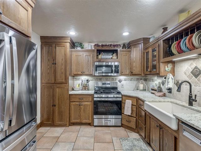 2305 NW 35th Pl, Newcastle, OK 73065