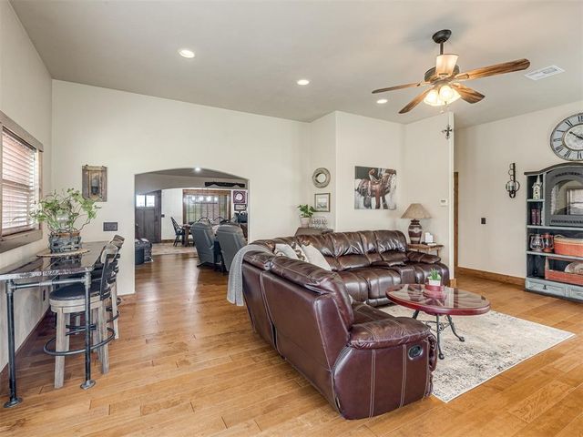 2305 NW 35th Pl, Newcastle, OK 73065