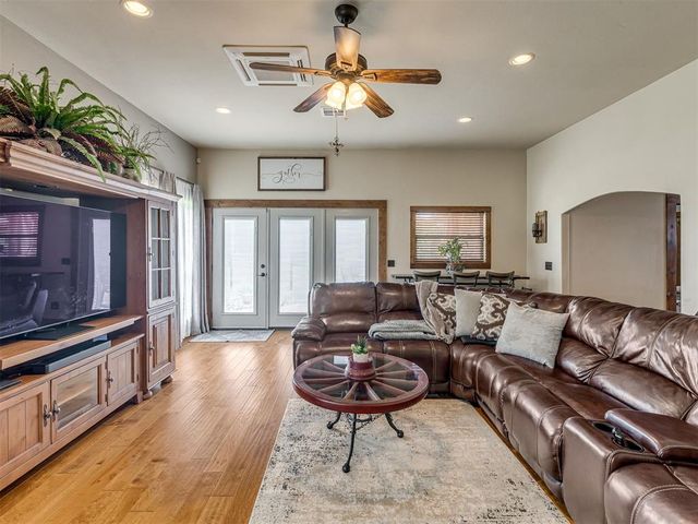 2305 NW 35th Pl, Newcastle, OK 73065