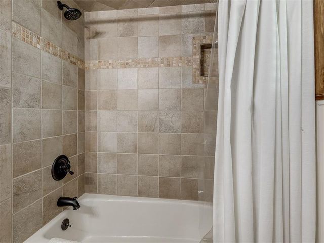2305 NW 35th Pl, Newcastle, OK 73065