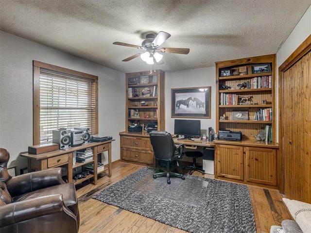 2305 NW 35th Pl, Newcastle, OK 73065