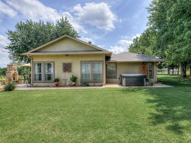 2305 NW 35th Pl, Newcastle, OK 73065