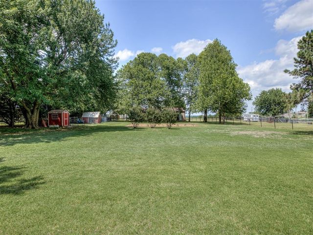 2305 NW 35th Pl, Newcastle, OK 73065