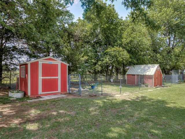 2305 NW 35th Pl, Newcastle, OK 73065