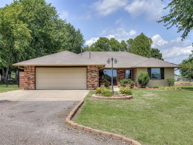 2305 NW 35th Pl, Newcastle, OK 73065