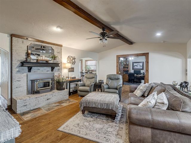 2305 NW 35th Pl, Newcastle, OK 73065
