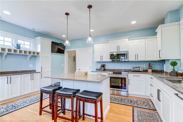 1 Bliss Road, Newport, RI 02840