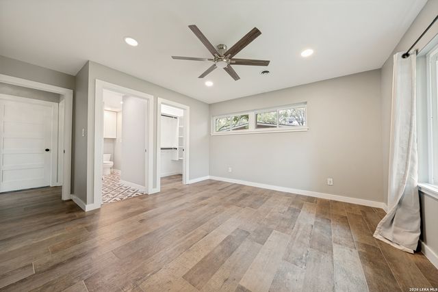 523 WOODCREST DR, San Antonio, TX 78209