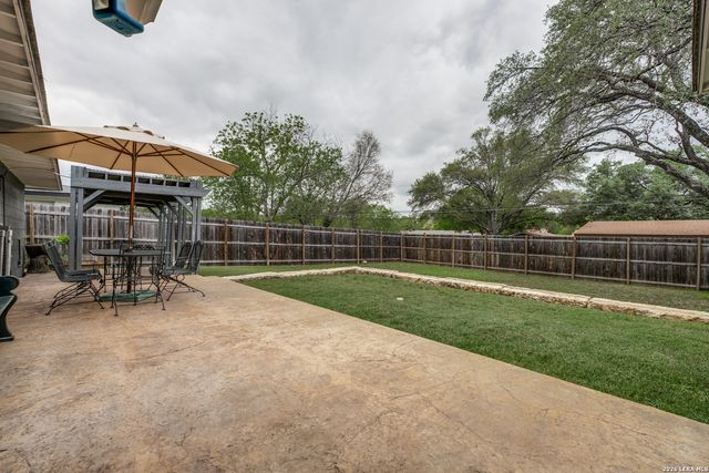 523 WOODCREST DR, San Antonio, TX 78209